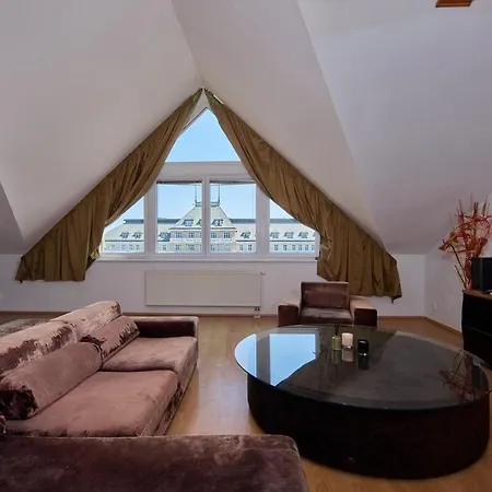 Skyline Penthouse With Terrace Daire
